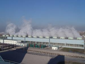 内蒙古联合化工厂冷却塔群其中两台节水环保型冷却塔